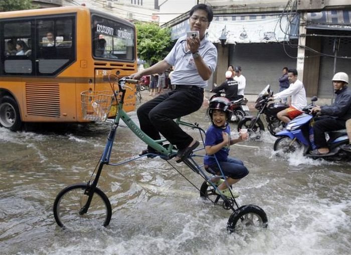 Забавные фотографии во время наводнений (67 фото)