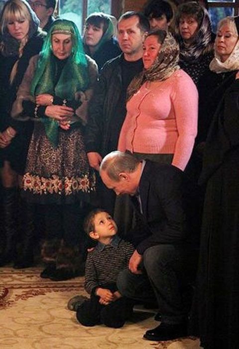 Реакция мальчика на слова Путина (2 фото)