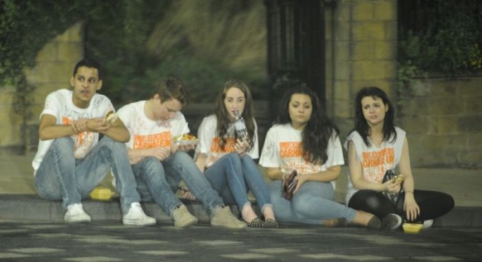 Как отдыхают британские подростки (23 фото)