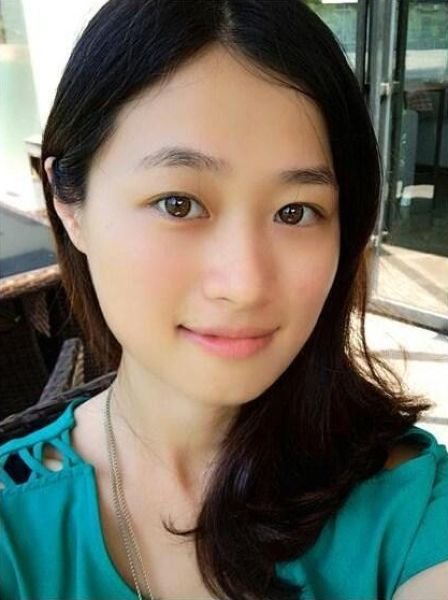 Симпатичная китаянка без косметики (8 фото)