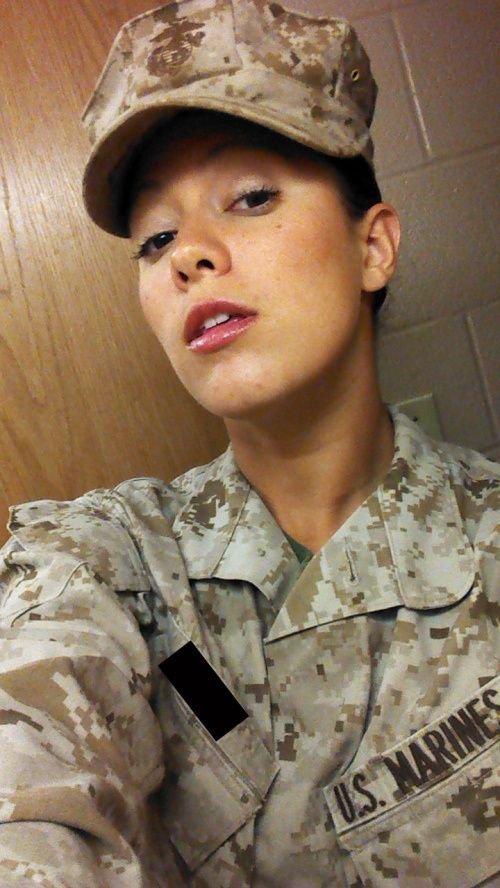 Военные девушки (23 фото)