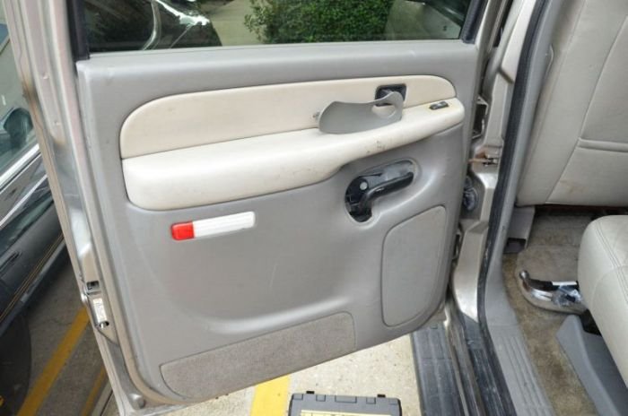 Сюрприз в двери автомобиля (16 фото)