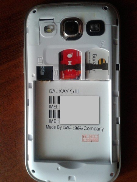 Поддельный Samsung Galaxy S III (10 фото)