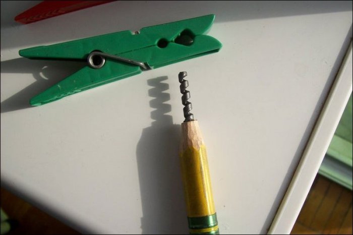 Резьба по грифелю карандаша (15 фото)