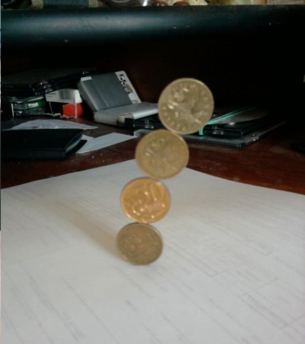 Висящие монеты (6 фото)