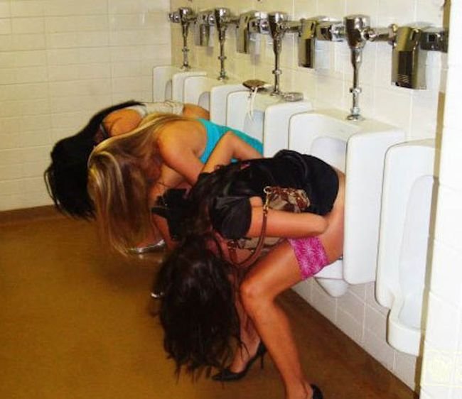 Пьяные девушки занимаются ерундой (39 фото)