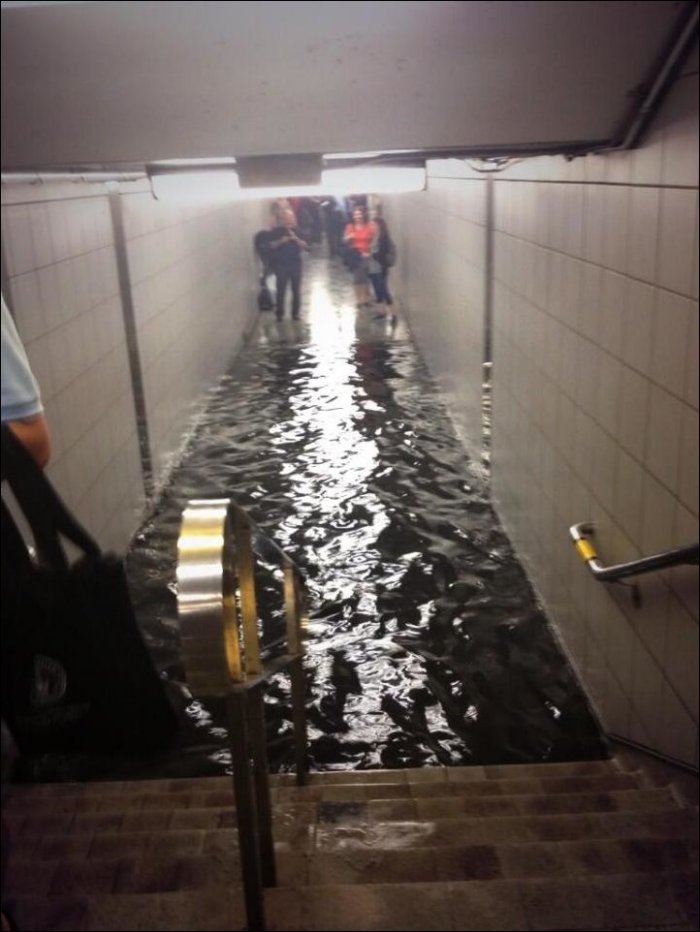Торонто затопило (31 фото)