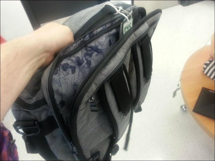 Сюрприз в обычном рюкзаке (5 фото)