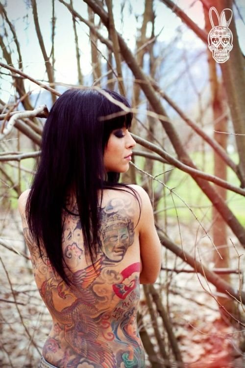 Девушки в татуировках (43 фото)