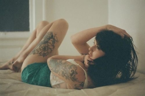 Девушки с татуировками (25 фото)