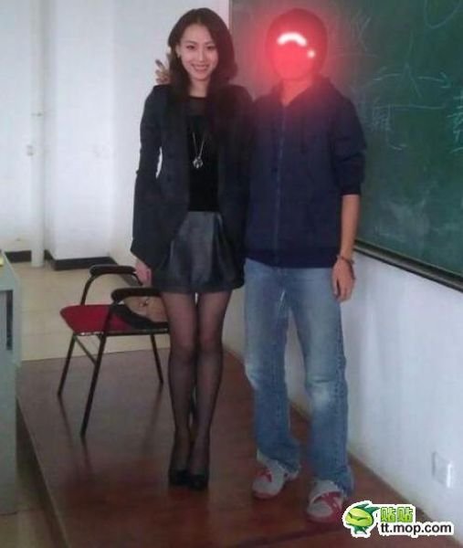 Сексуальная китайская учительница (10 фото)