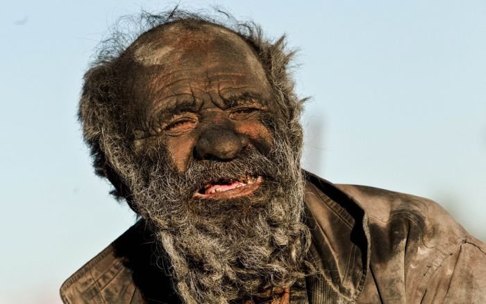 Иранец не мылся 60 лет (7 фото)