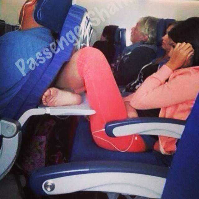 Ужасные пассажиры самолетов (26 фото)