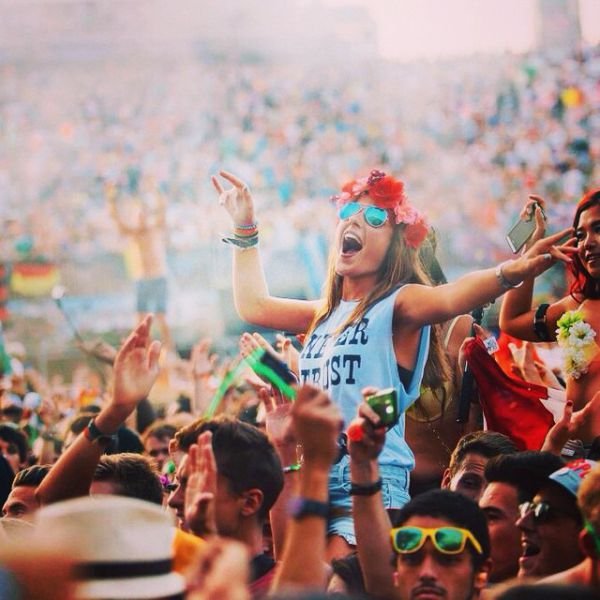 ПОдборка фотографий девушек с музыкального фестиваля Tomorrowland 2014 года...