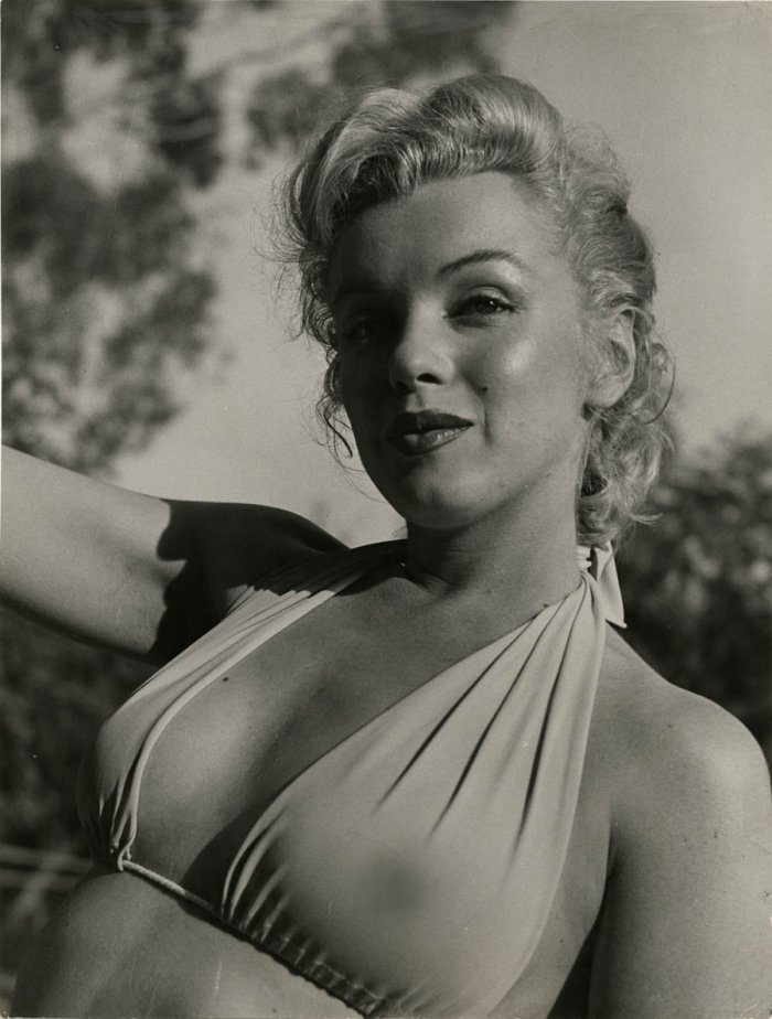 Marilyn monroe topless — pic 1