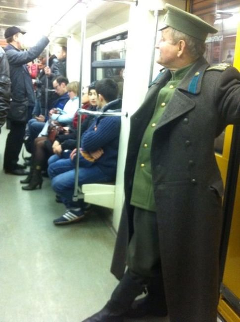 Модники в московском метро (35 фото)