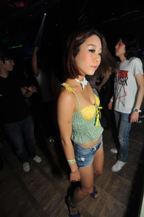 Девушки в клубах Кореи (65 фото)