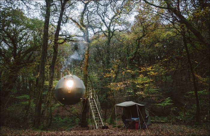 Подвесная палатка в лесу (7 фото)