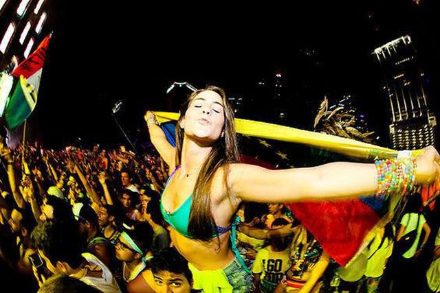 Девушки на Ultra Music Festival (50 фото)