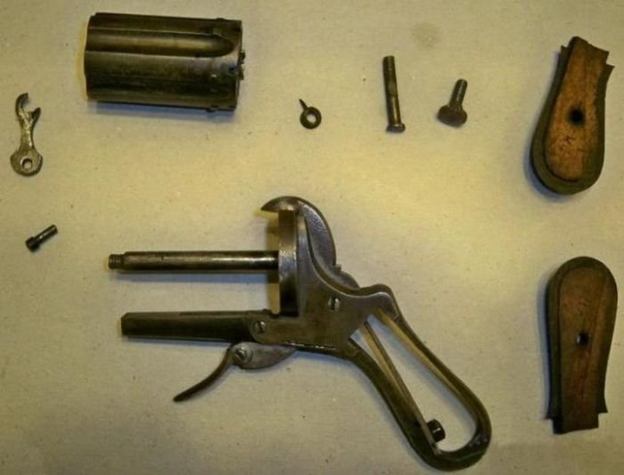 Шпилечный револьвер 19 века (10 фото)