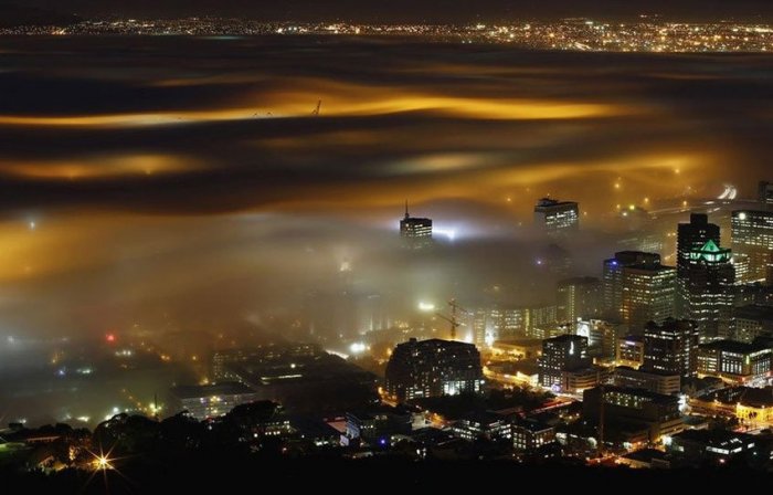 Города в тумане (12 фото)