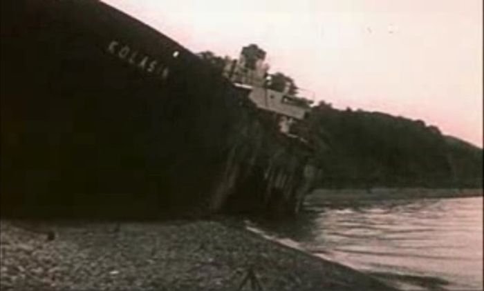 Что стало с заброшенным кораблем за 43 года (10 фото)