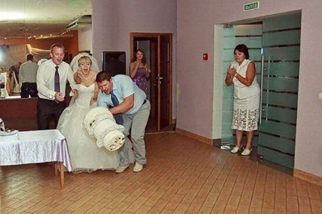 Неудачи на свадьбе (27 фото)