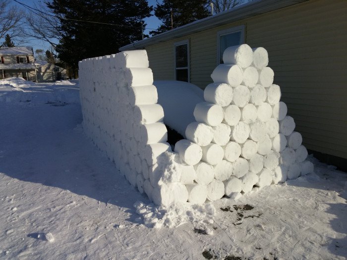Розыгрыш соседа зимой (27 фото)