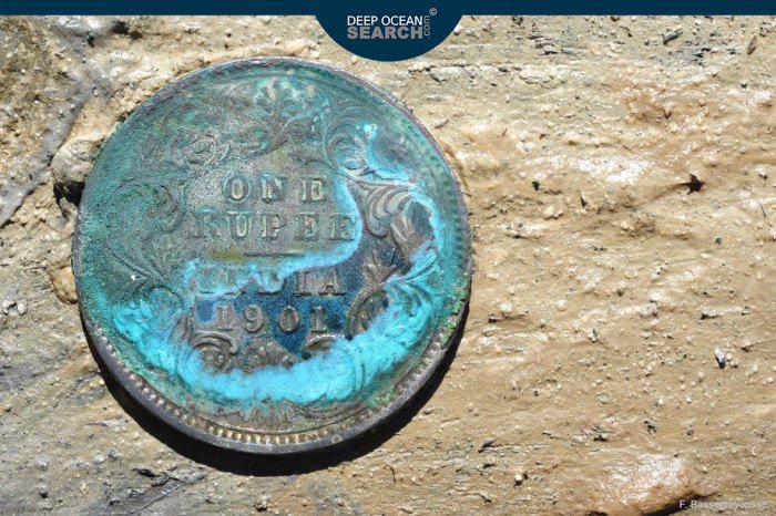 100 тонн серебряных монет подняли с глубины в 5 километров (25 фото)