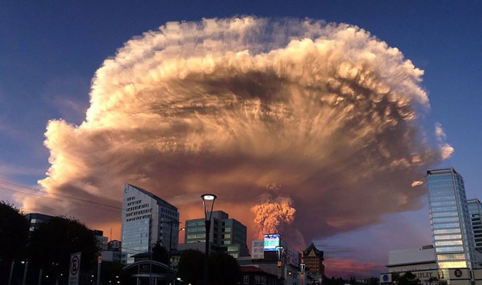 Извержение вулкана Кальбуко в Чили (15 фото)