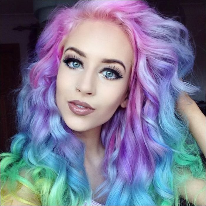 Красивая Девушка С Разноцветными Волосами