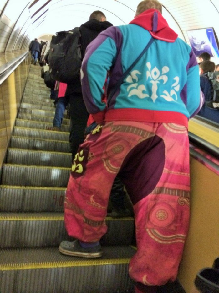 Модники в метро (19 фото)