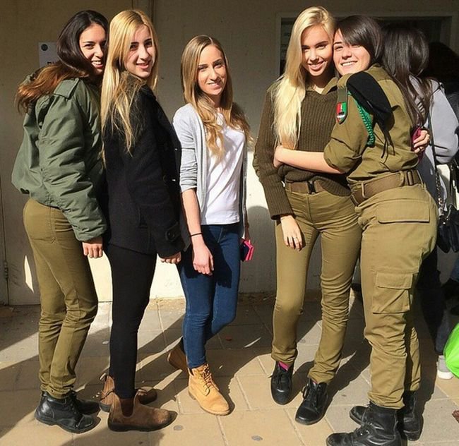 Модель Мария Домарк на службе в израильской армии (38 фото)