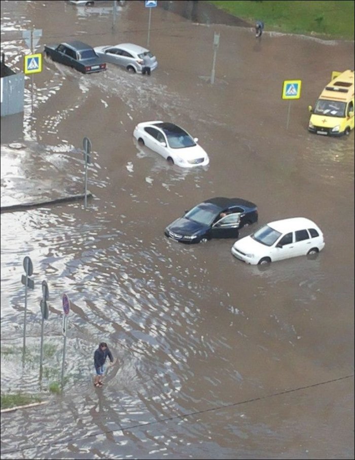 После дождичка в Тюмени (3 фото)