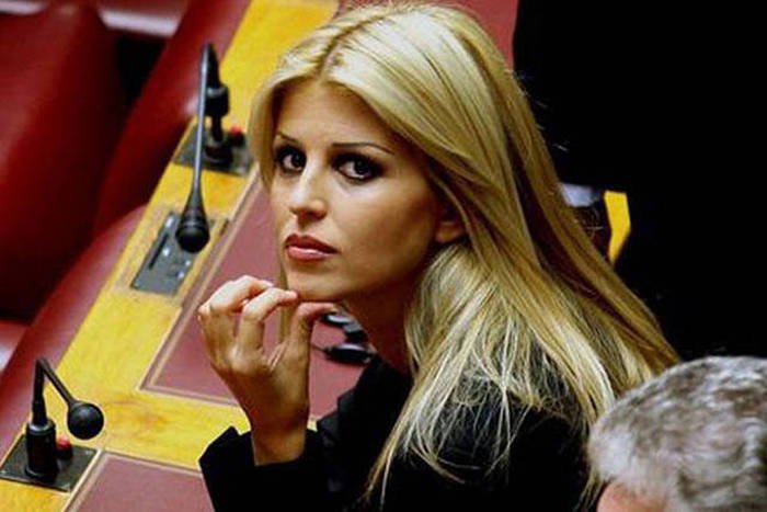 Самая привлекательная дама парламента Греции (22 фото)