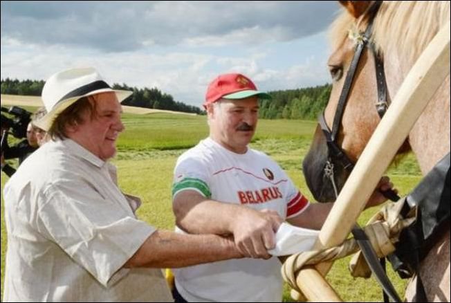Депардье и Лукашенко (7 фото)
