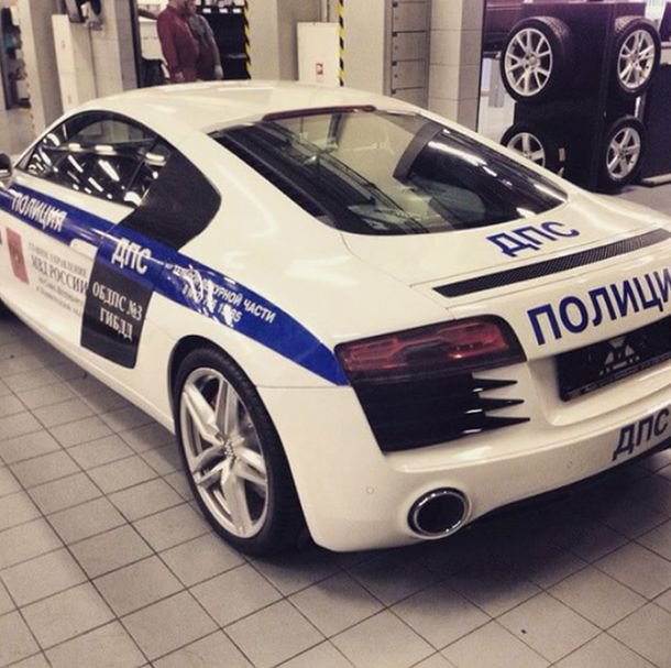 Audi R8 в полиции Санкт-Петербурга (3 фото)