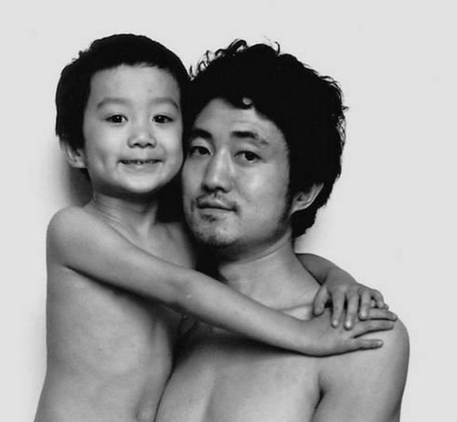 Фотографии с сыном на протяжении 26 лет (27 фото)