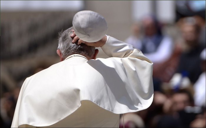 Ветер против Папы (14 фото)