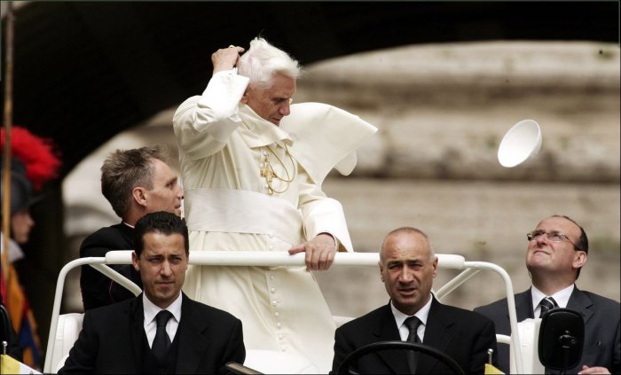 Ветер против Папы (14 фото)