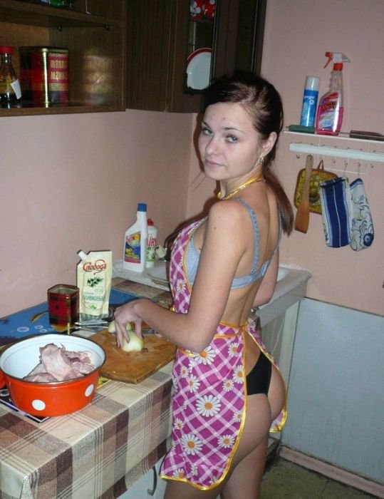 Частные Фото Русской Девушки На Кухне (25 Фото)