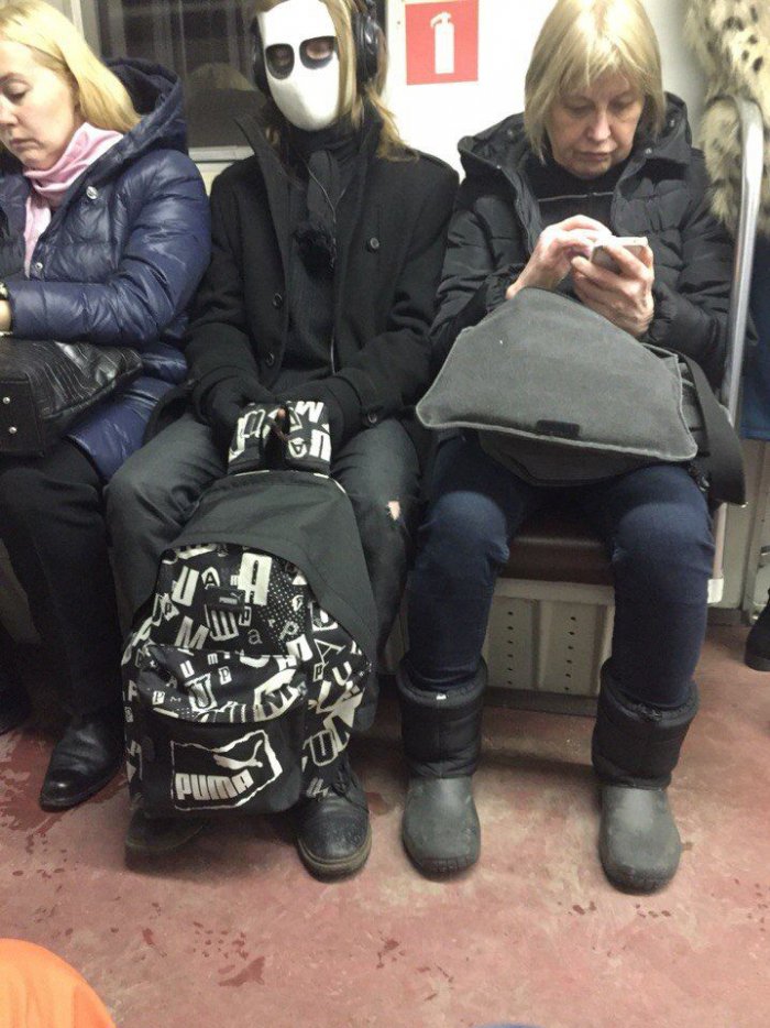 Модники в метро (29 фото)