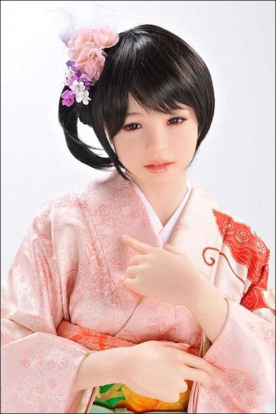 Крайне реалистичные куклы для японских мужчин (29 фото)