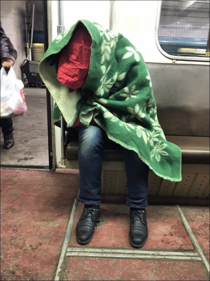 Тем временем в метро (43 фото)
