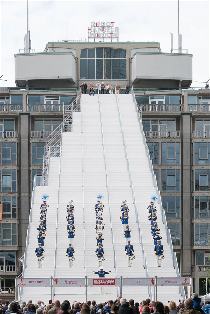 Необычная лестница в Роттердаме (6 фото)