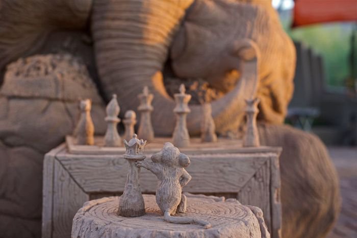 Слон и мышь из песка (9 фото)