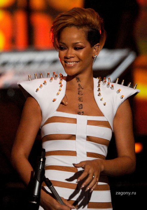 Rihanna (18 фото)