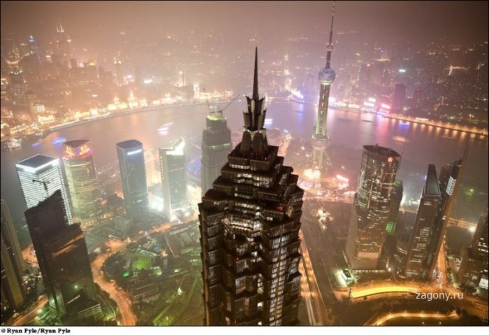 Строительство Шанхайского всемирного финансового центра (18 фото)