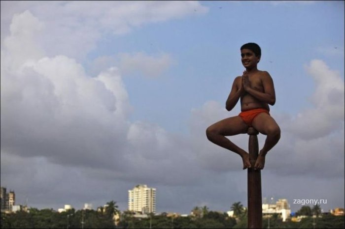 Индийские гимнасты (7 фото)
