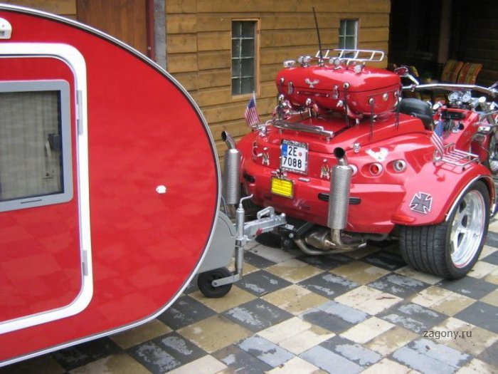 Трайк+дом на колесах от чешского кулибина (9 фото)